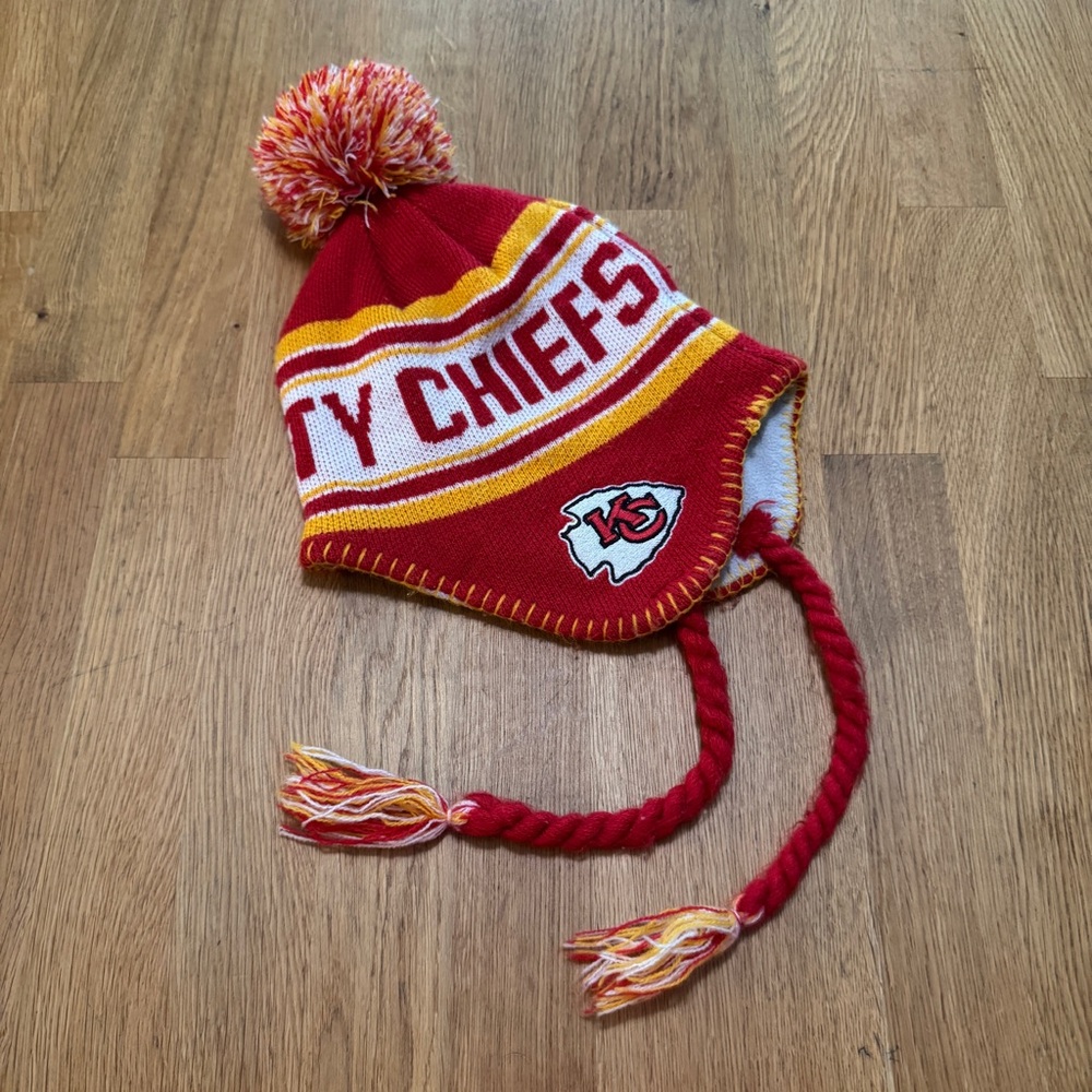 NFL Team Kids OSFM Red KC Kansas City Chiefs Fleece Lined Knit Pom Hat